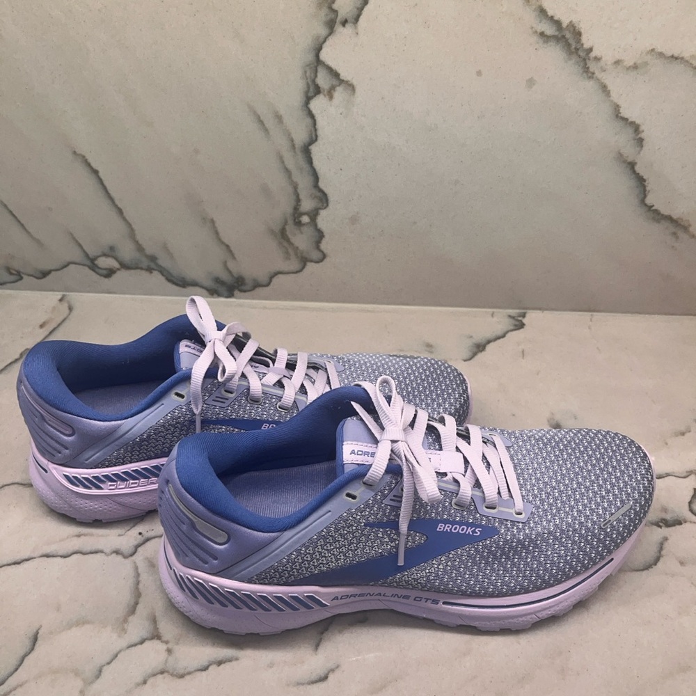 Brooks Women's Lavender and Blue Athletic Shoes